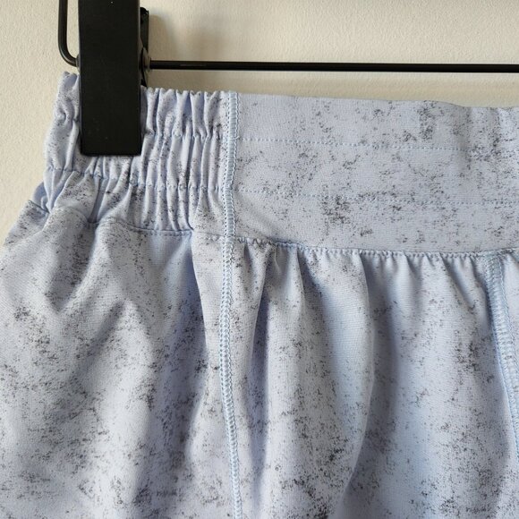 NWT LULULEMON VDPM/PSLB Pastel Blue Low Rise Lined 2.5" Hotty Hot Shorts 6, 8 - Picture 2 of 8